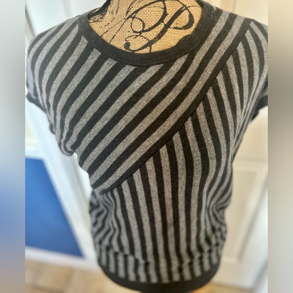 Banana Republic Fine Italian Merino Sweater Diagonal Striped Short Sleeve Top M - Picture 4 of 15